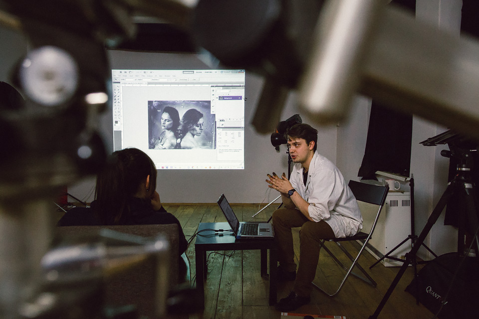 Warsztaty mokrego kolodionu Zdjęcia z warsztatów mokrego kolodionu | warsztaty-fotograficzne.org | grudzień 2013