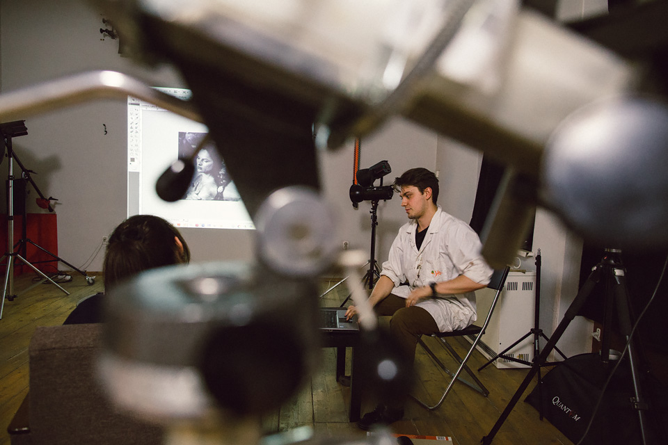 Warsztaty mokrego kolodionu Zdjęcia z warsztatów mokrego kolodionu | warsztaty-fotograficzne.org | grudzień 2013