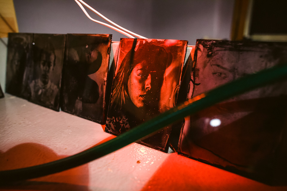 Warsztaty mokrego kolodionu Zdjęcia z warsztatów mokrego kolodionu | warsztaty-fotograficzne.org | grudzień 2013