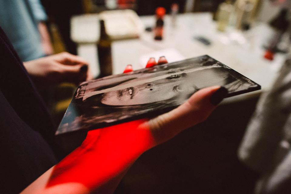 Warsztaty mokrego kolodionu Zdjęcia z warsztatów mokrego kolodionu | warsztaty-fotograficzne.org | grudzień 2013