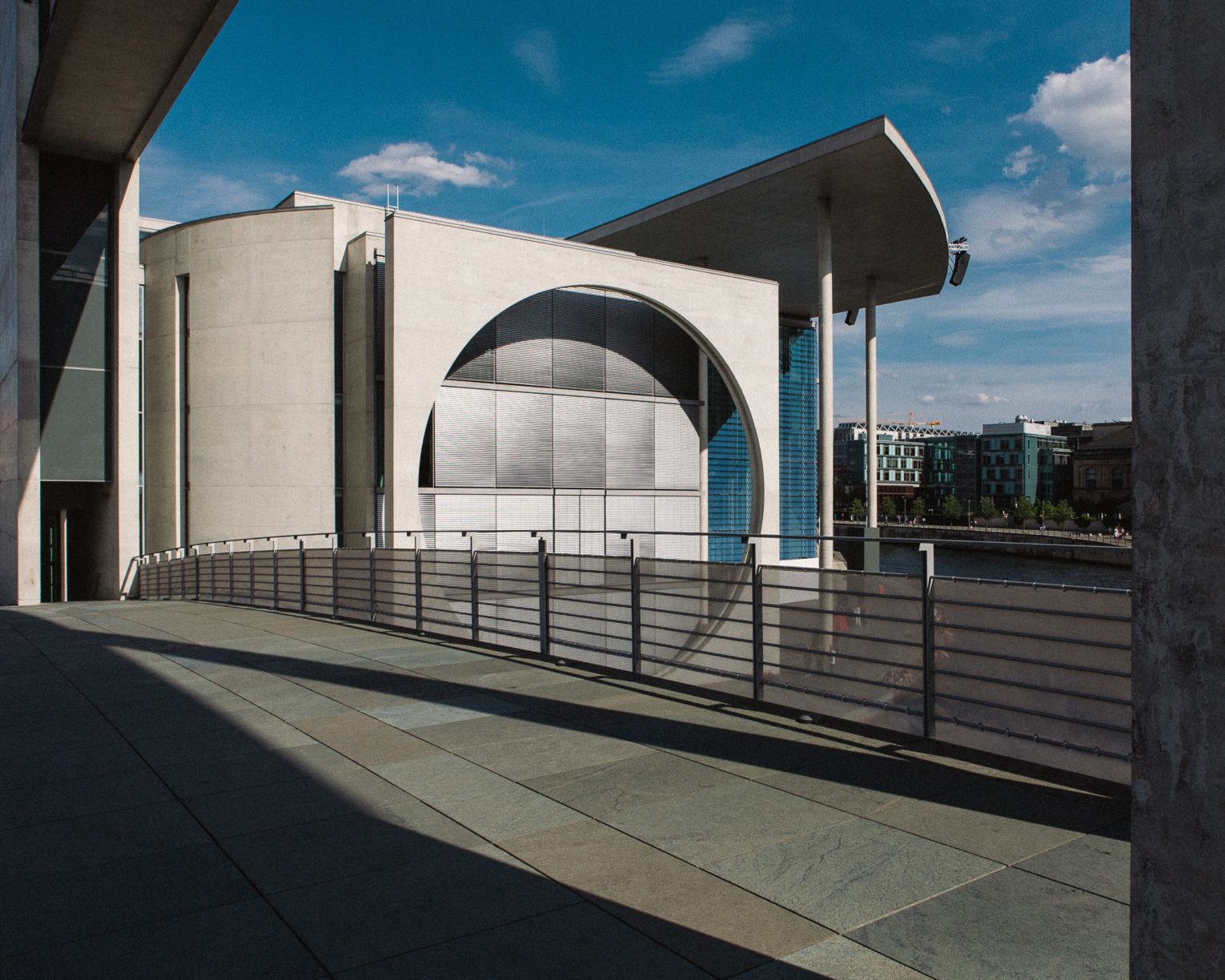 Berlin - dzielnica rządowa - architektura - plener fotograficzny